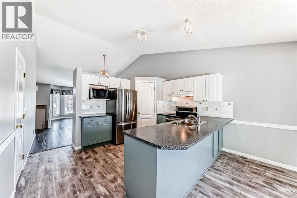 Photo 5 of 33 Thorndale Close Se, Airdrie AB