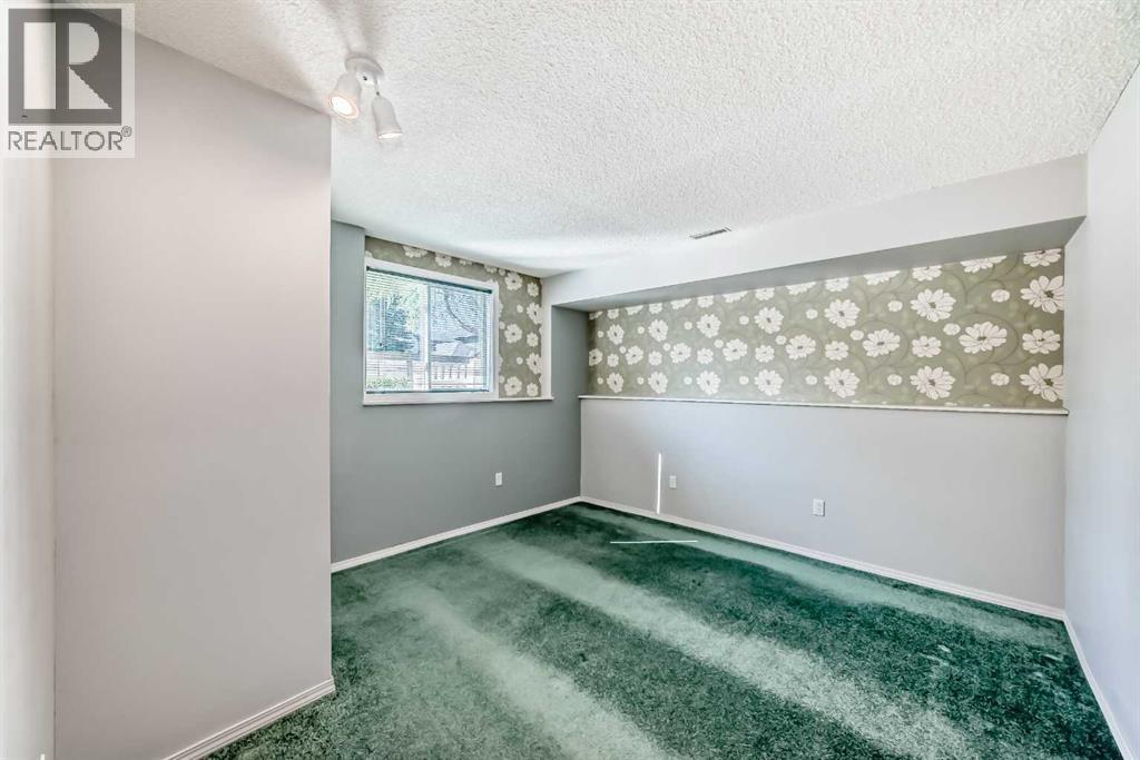Photo 32 of 33 Thorndale Close Se, Airdrie AB