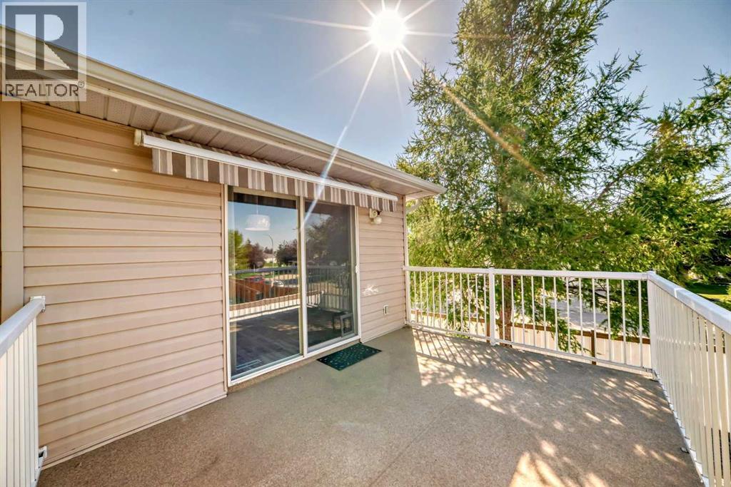 Photo 11 of 33 Thorndale Close Se, Airdrie AB