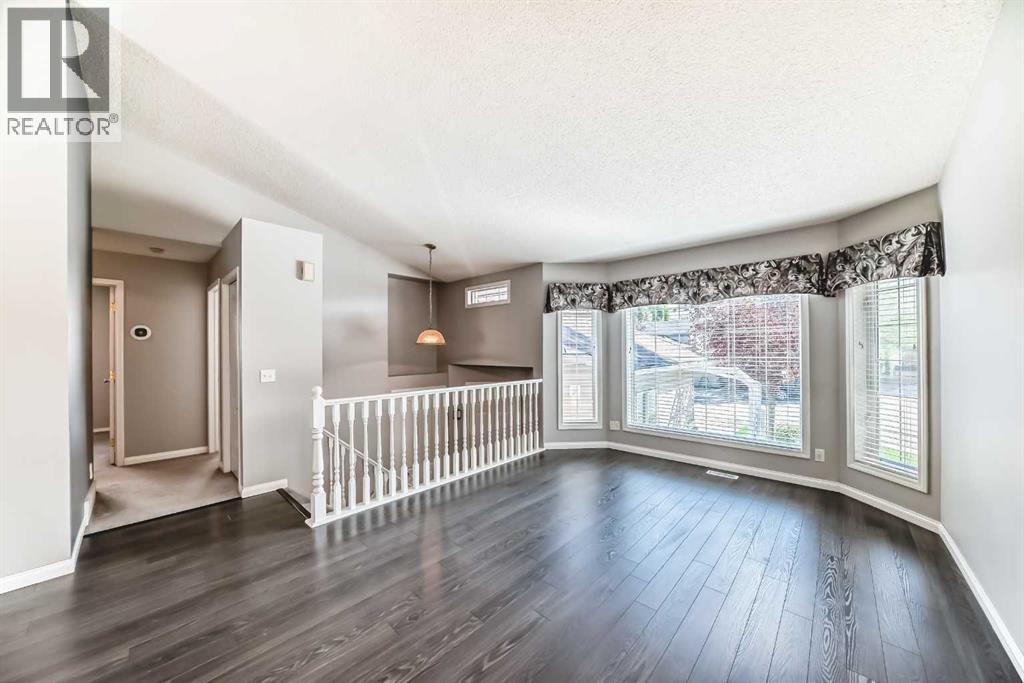 Photo 12 of 33 Thorndale Close Se, Airdrie AB