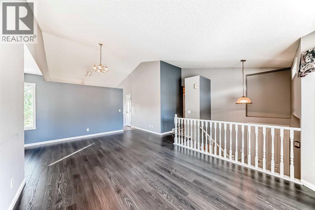 Photo 13 of 33 Thorndale Close Se, Airdrie AB