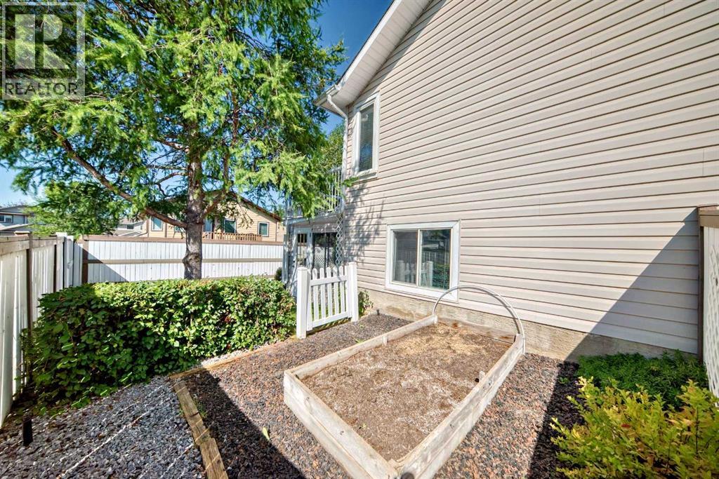 Photo 46 of 33 Thorndale Close Se, Airdrie AB