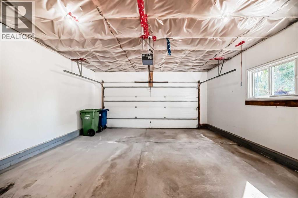 Photo 38 of 33 Thorndale Close Se, Airdrie AB