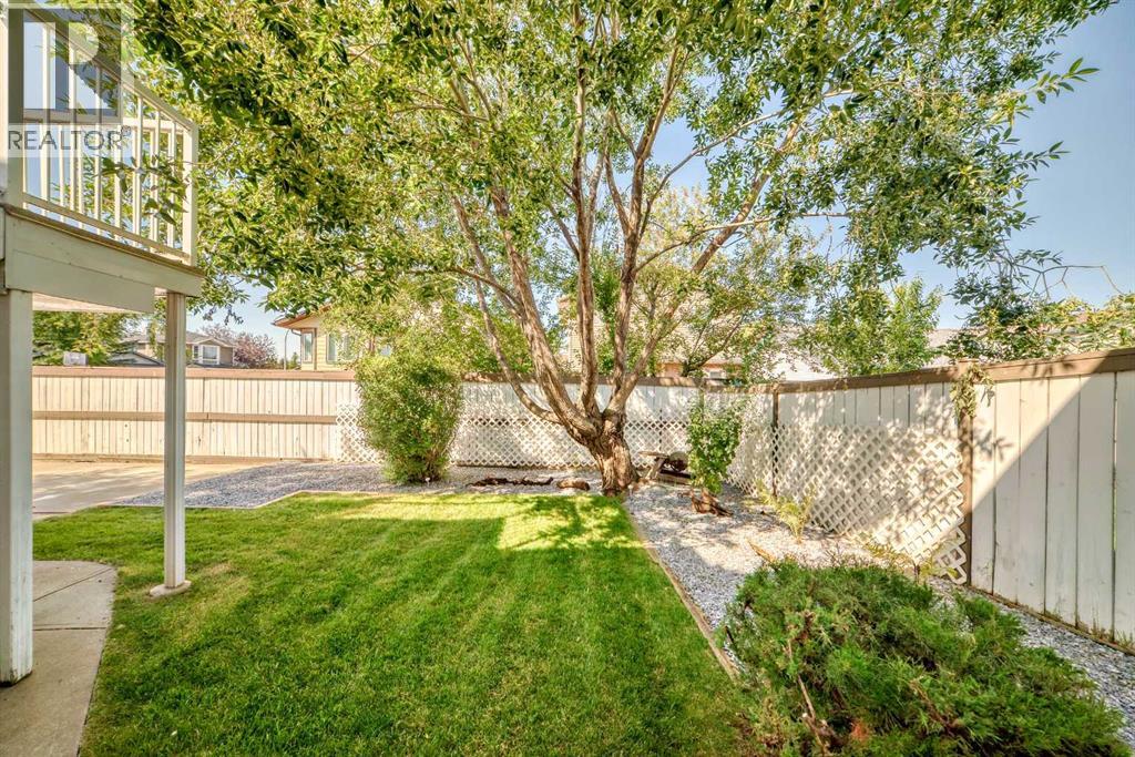 Photo 40 of 33 Thorndale Close Se, Airdrie AB