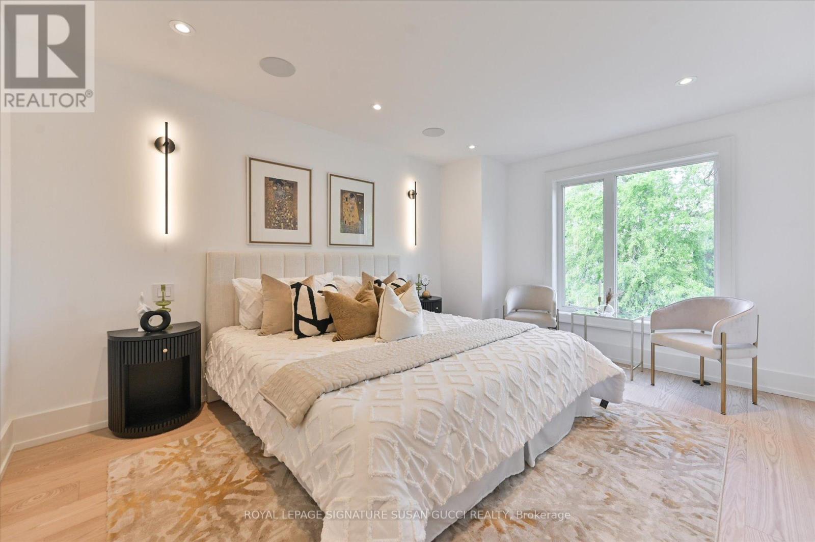 Photo 21 of 24 Elmsdale Road, Toronto ON