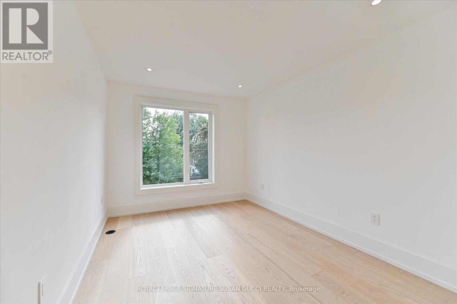 Photo 27 of 24 Elmsdale Road, Toronto ON