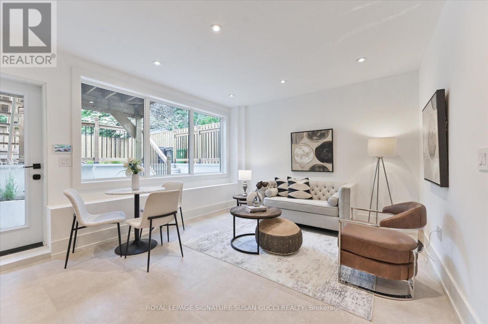 Photo 34 of 24 Elmsdale Road, Toronto ON