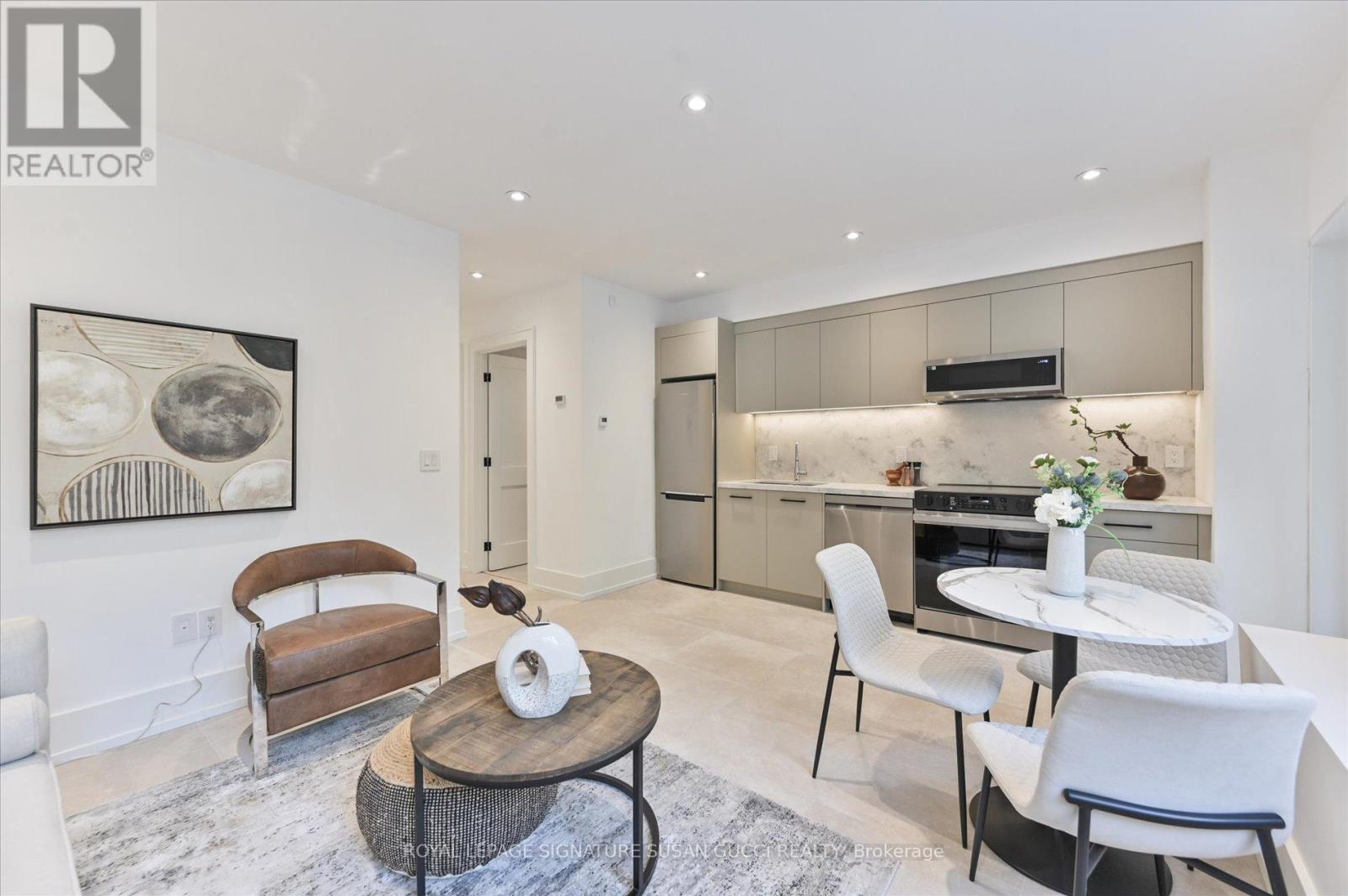 Photo 35 of 24 Elmsdale Road, Toronto ON
