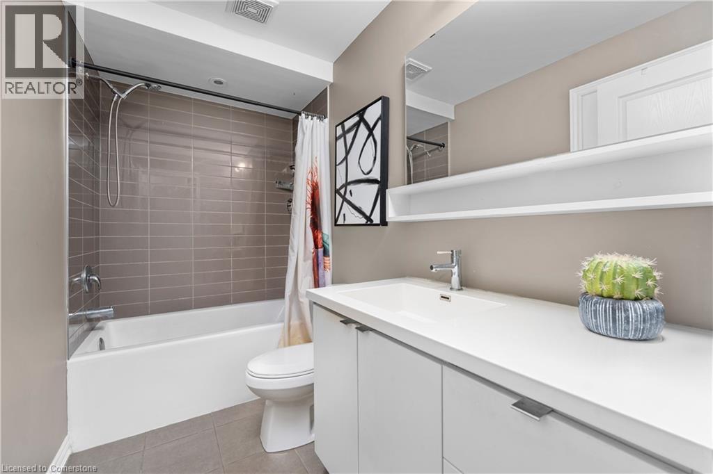 Photo 24 of 78 Esplanade Lane, Grimsby ON