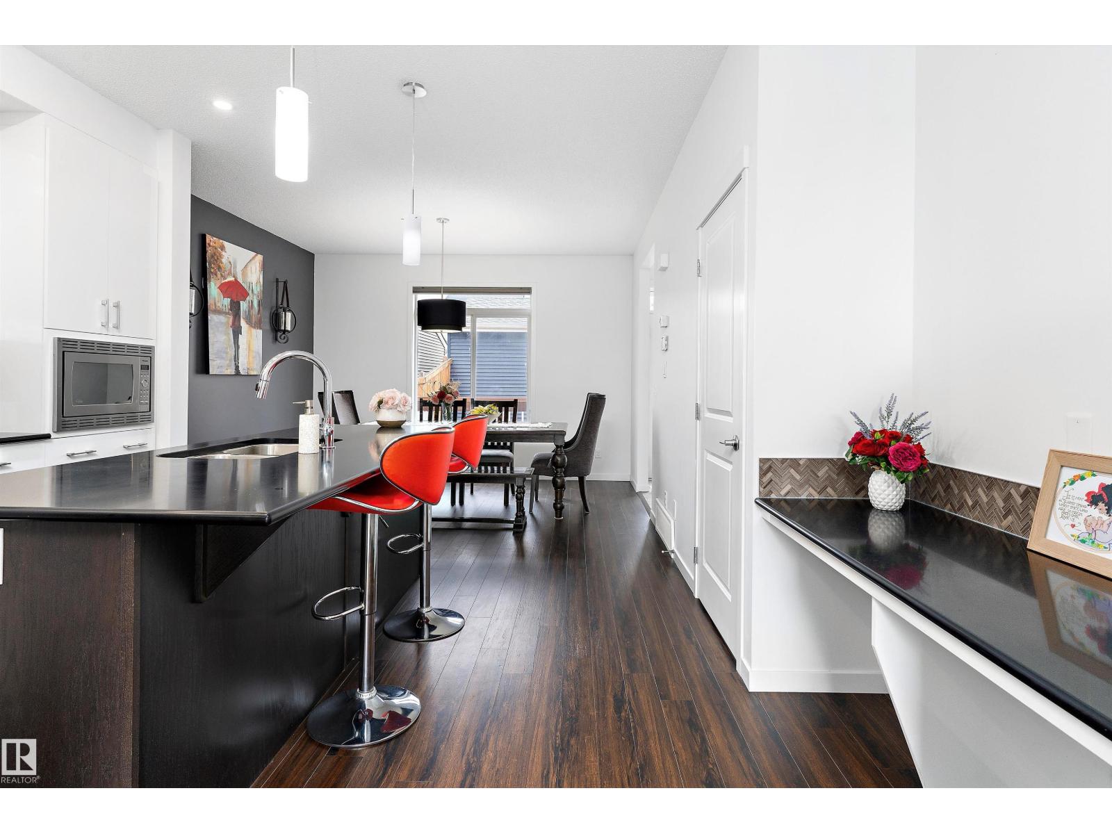 Photo 12 of 2031 52 Street Sw, Edmonton AB