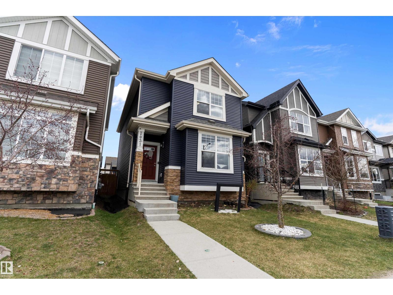 Photo 2 of 2031 52 Street Sw, Edmonton AB