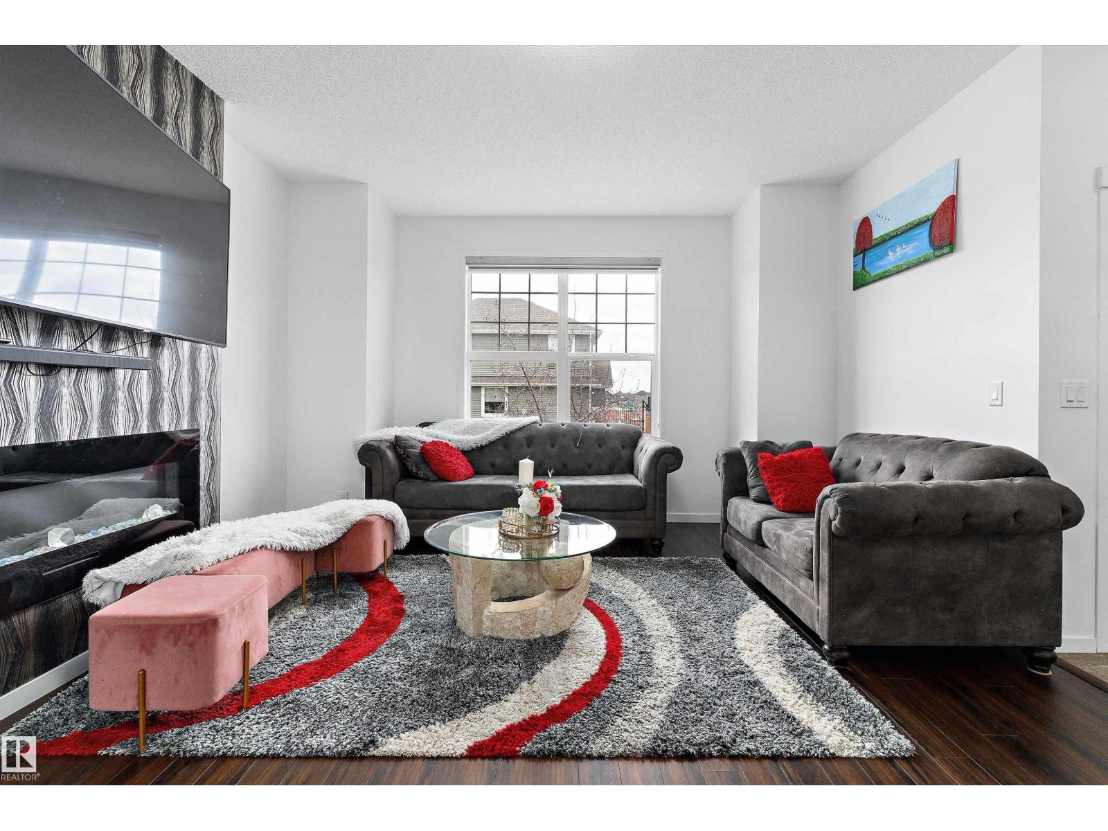 Photo 4 of 2031 52 Street Sw, Edmonton AB