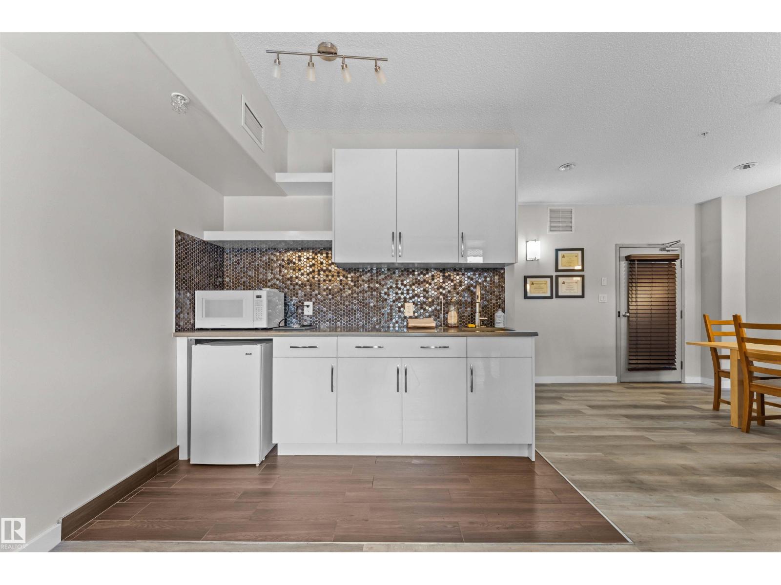 Photo 21 of 209 1144 Adamson Dr Sw, Edmonton AB