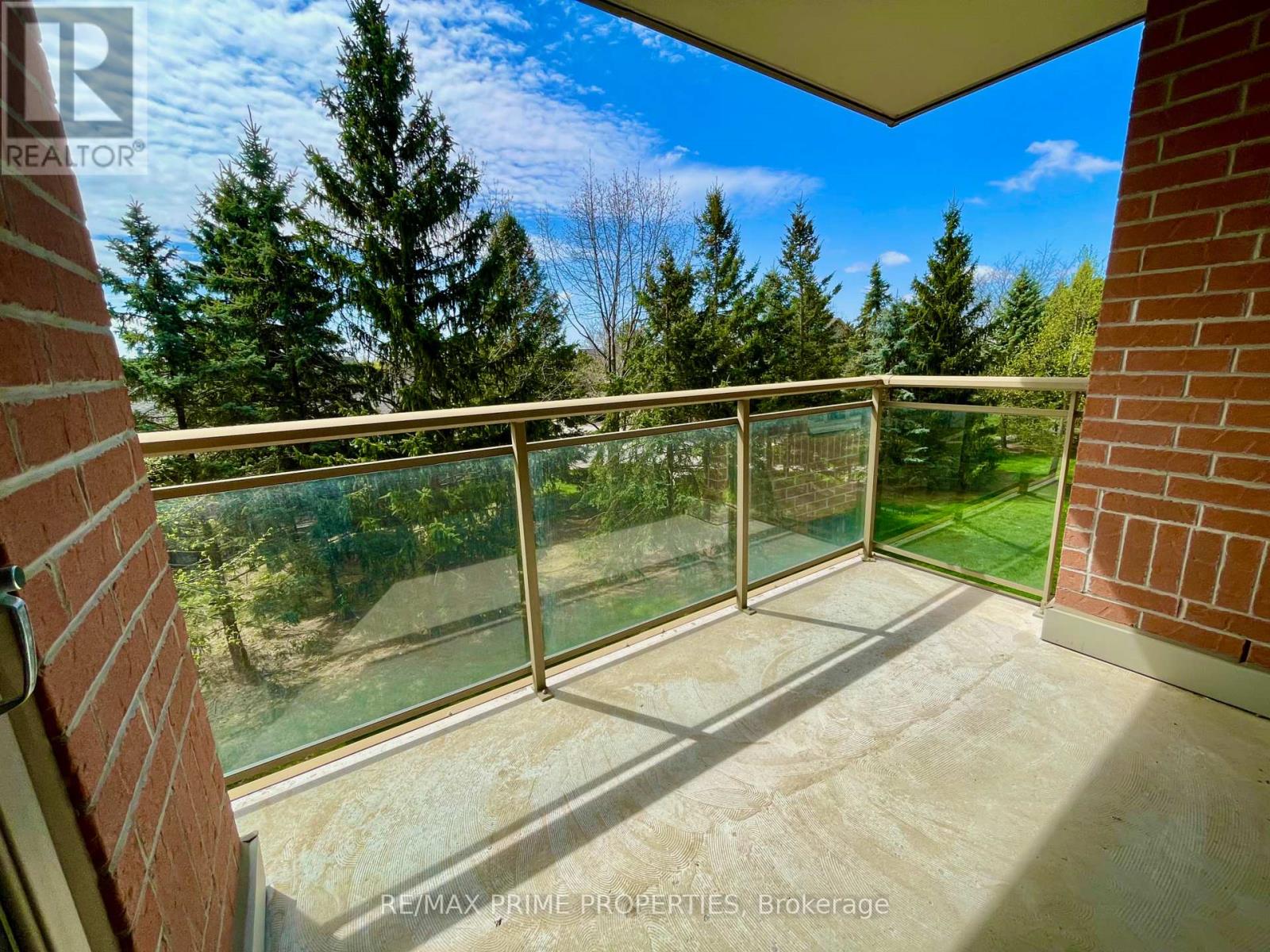 Photo 23 of 320 85 The Boardwalk Way, Markham ON