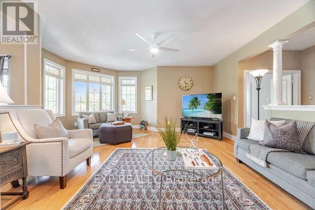 Photo 14 of 37 Links Lane, Brampton ON