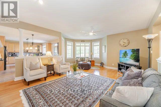 Photo 12 of 37 Links Lane, Brampton ON