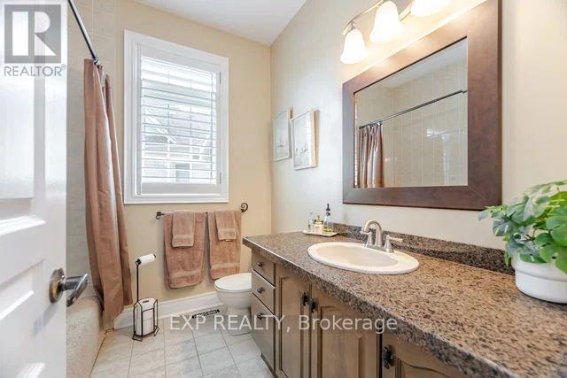 Photo 29 of 37 Links Lane, Brampton ON