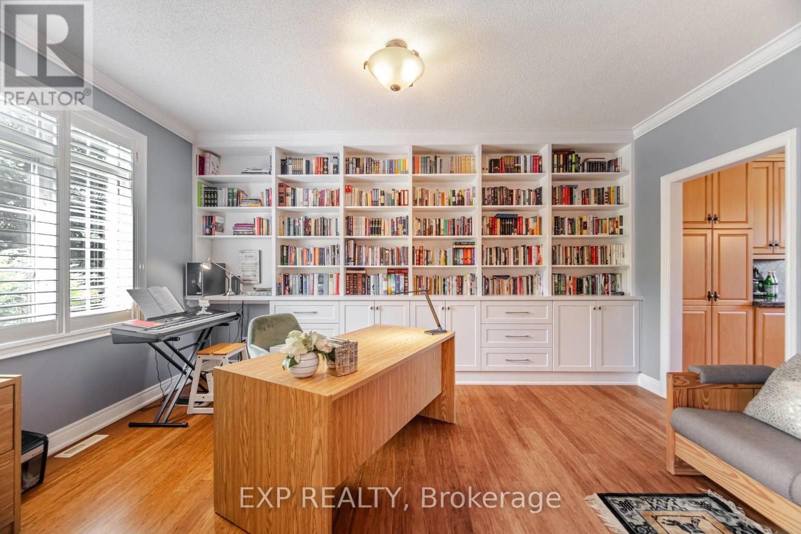 Photo 21 of 37 Links Lane, Brampton ON