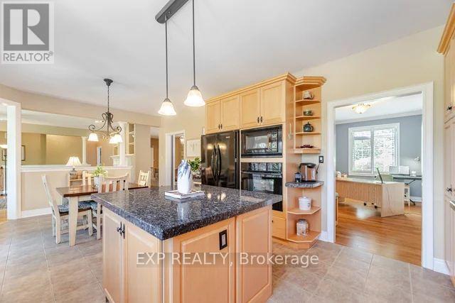 Photo 19 of 37 Links Lane, Brampton ON