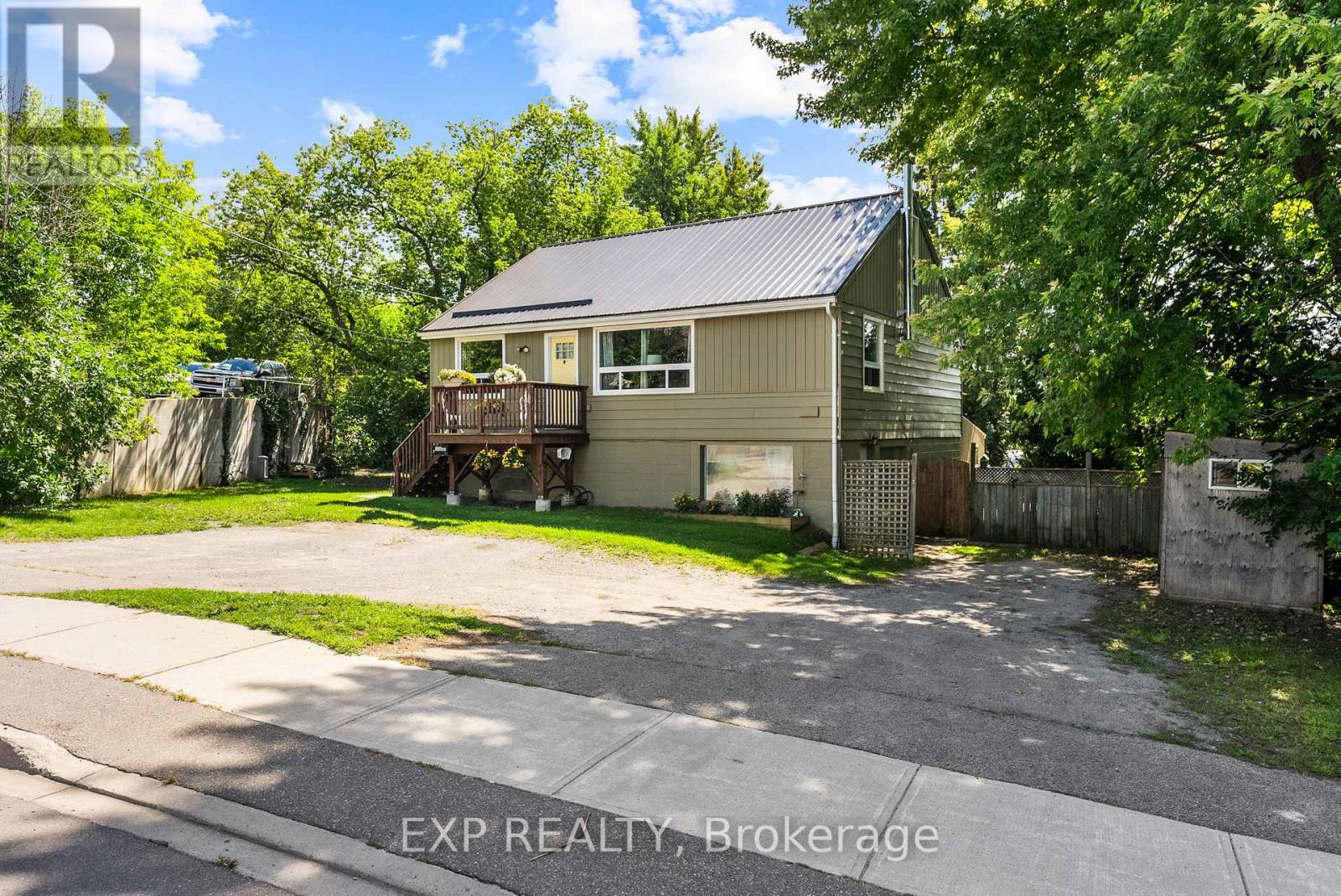 Photo 18 of 173 Simcoe Avenue, Georgina ON