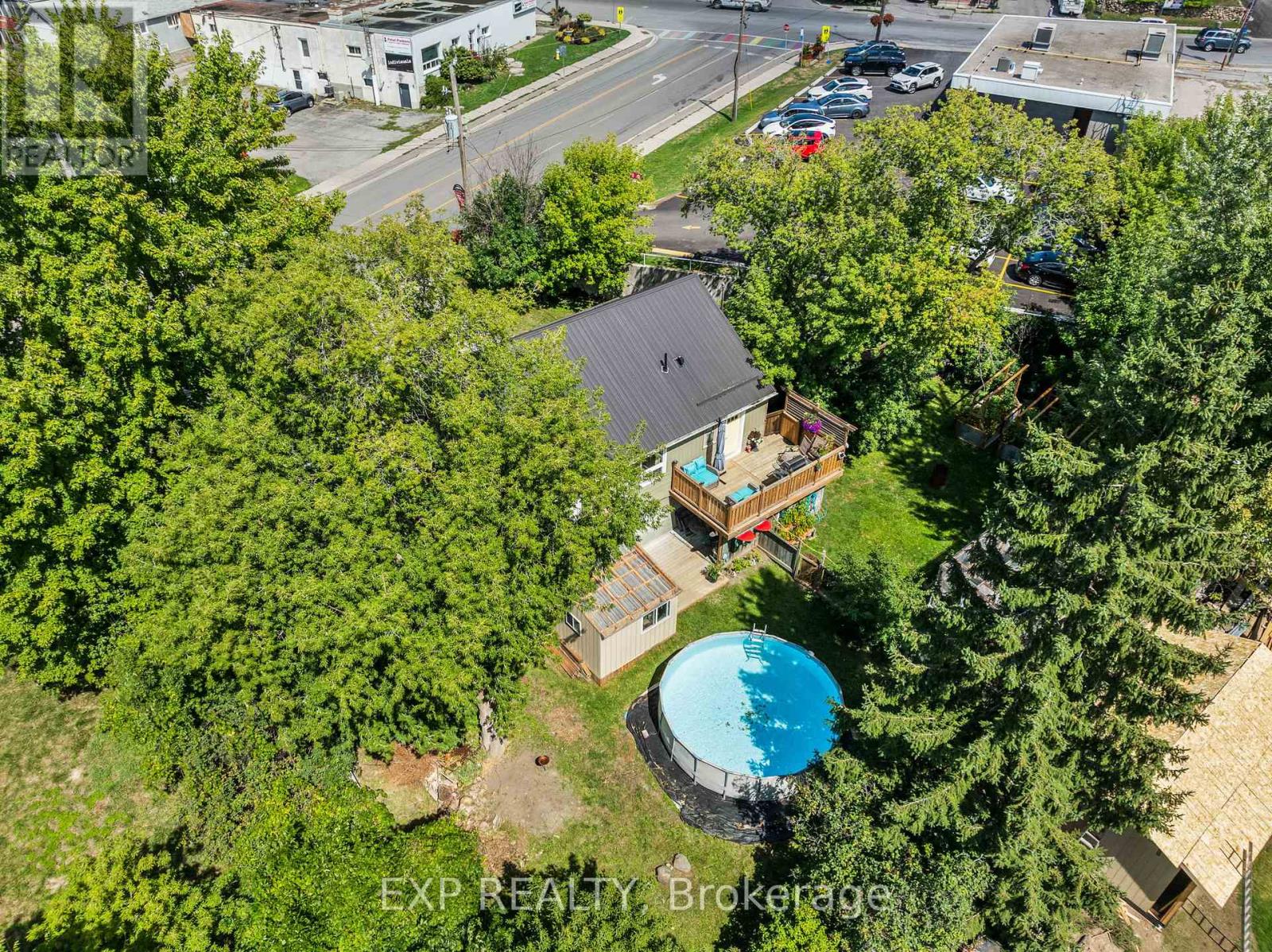 Photo 2 of 173 Simcoe Avenue, Georgina ON