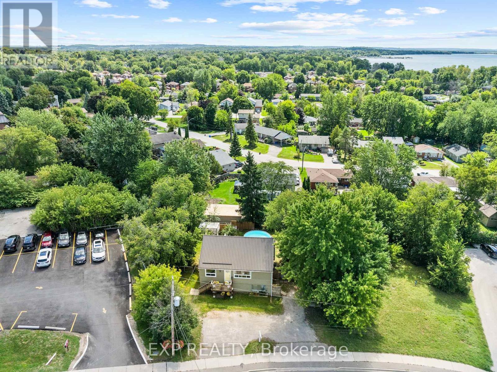 Photo 1 of 173 Simcoe Avenue, Georgina ON