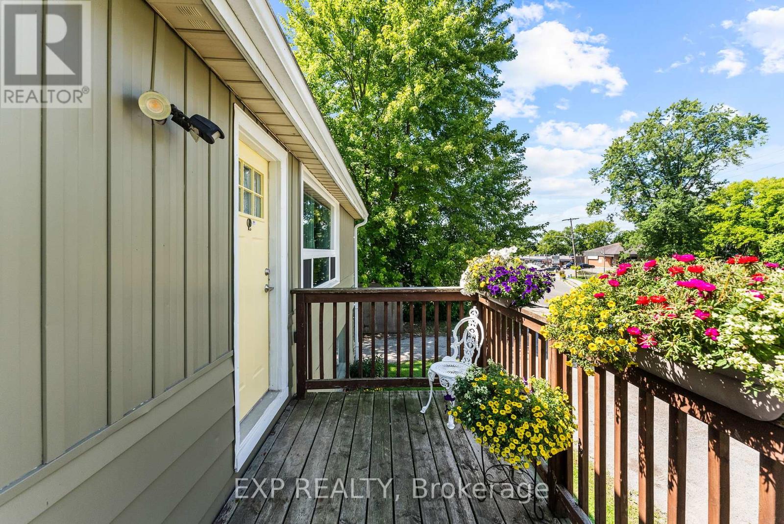 Photo 14 of 173 Simcoe Avenue, Georgina ON