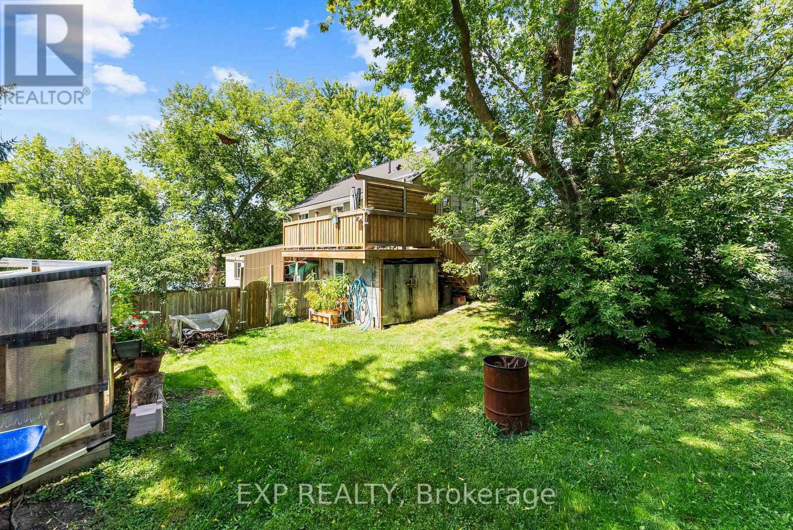 Photo 5 of 173 Simcoe Avenue, Georgina ON