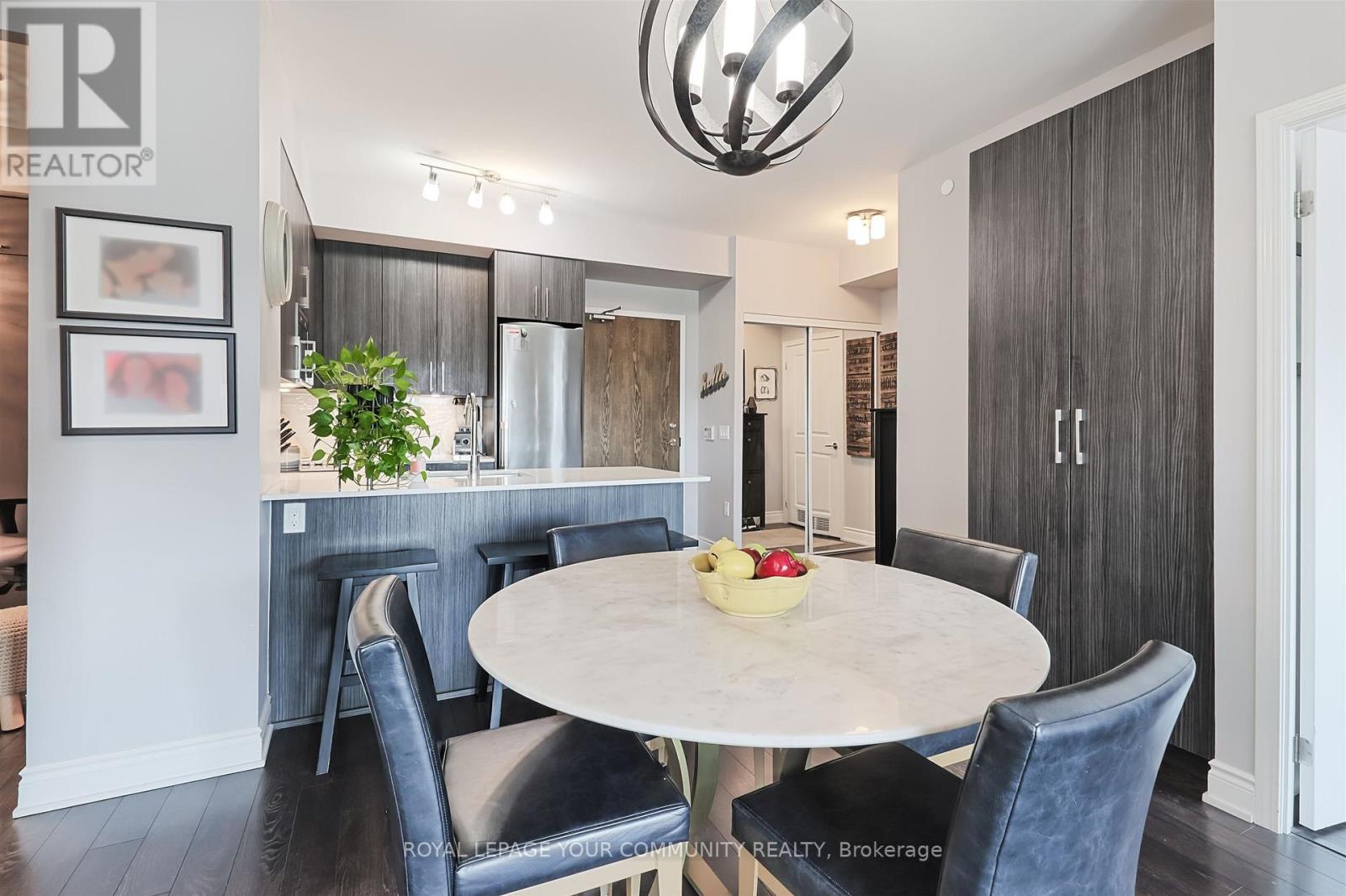 Photo 14 of 208 99 Eagle Rock Way S, Vaughan ON