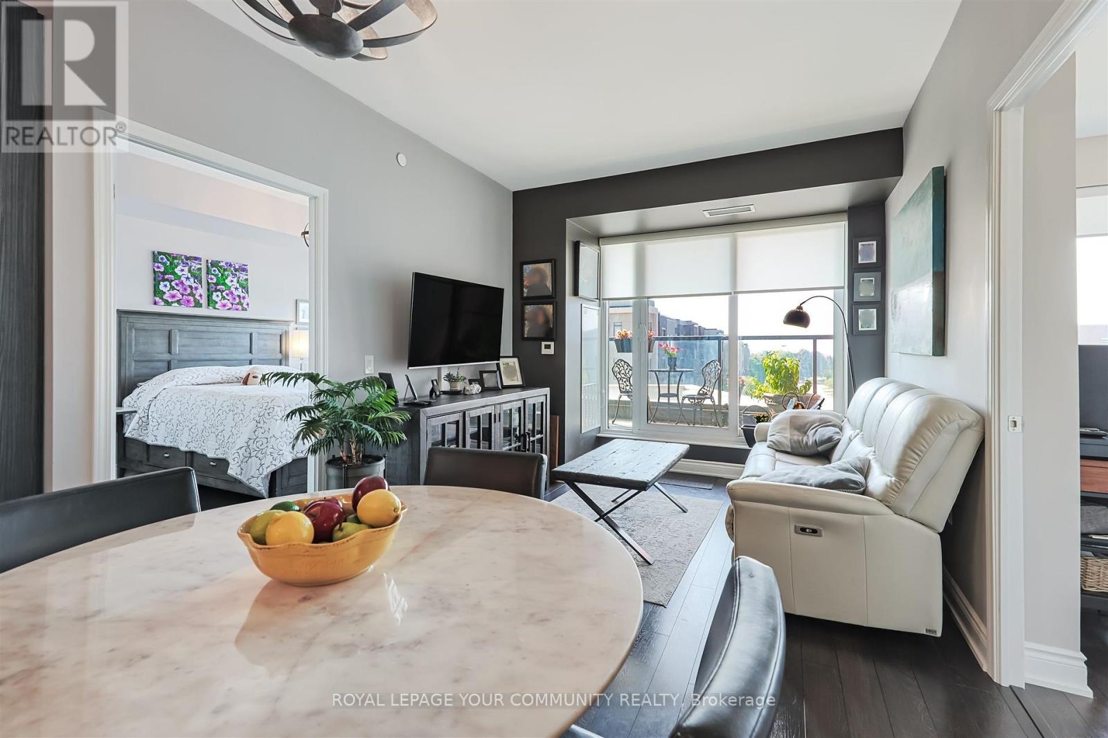 Photo 12 of 208 99 Eagle Rock Way S, Vaughan ON