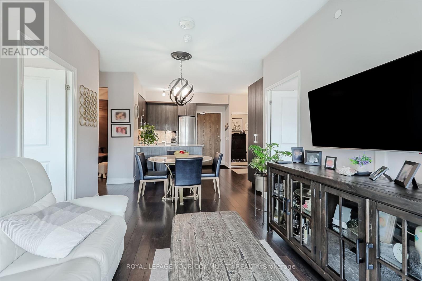 Photo 13 of 208 99 Eagle Rock Way S, Vaughan ON