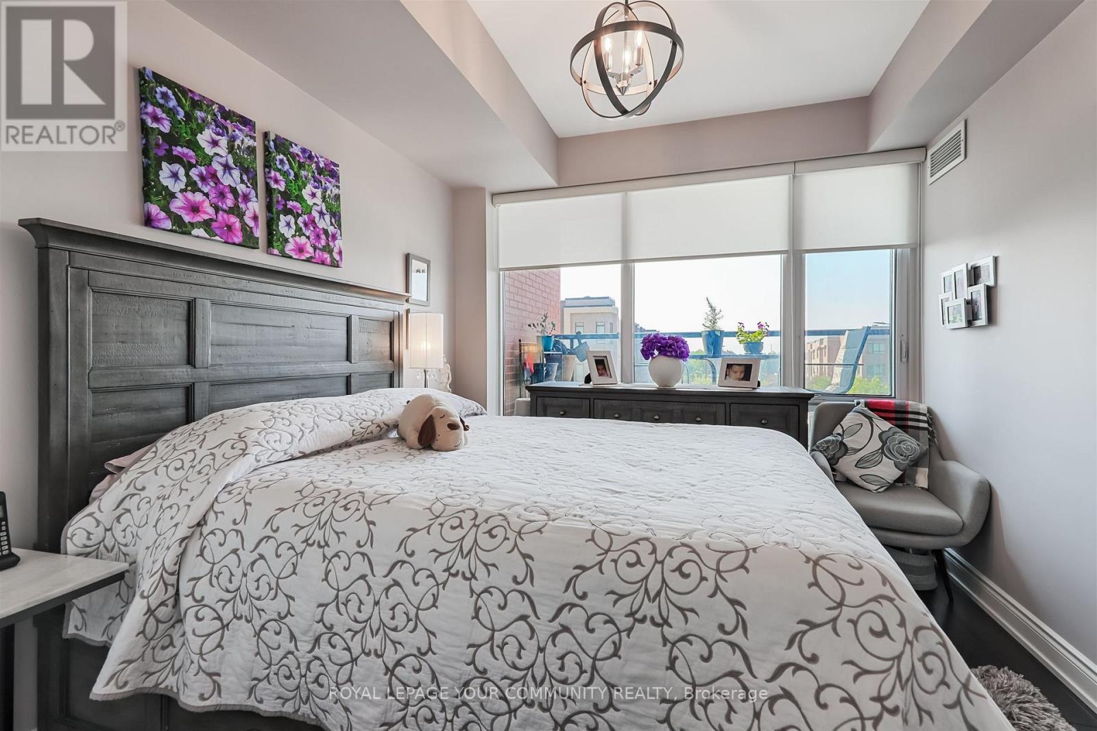 Photo 15 of 208 99 Eagle Rock Way S, Vaughan ON