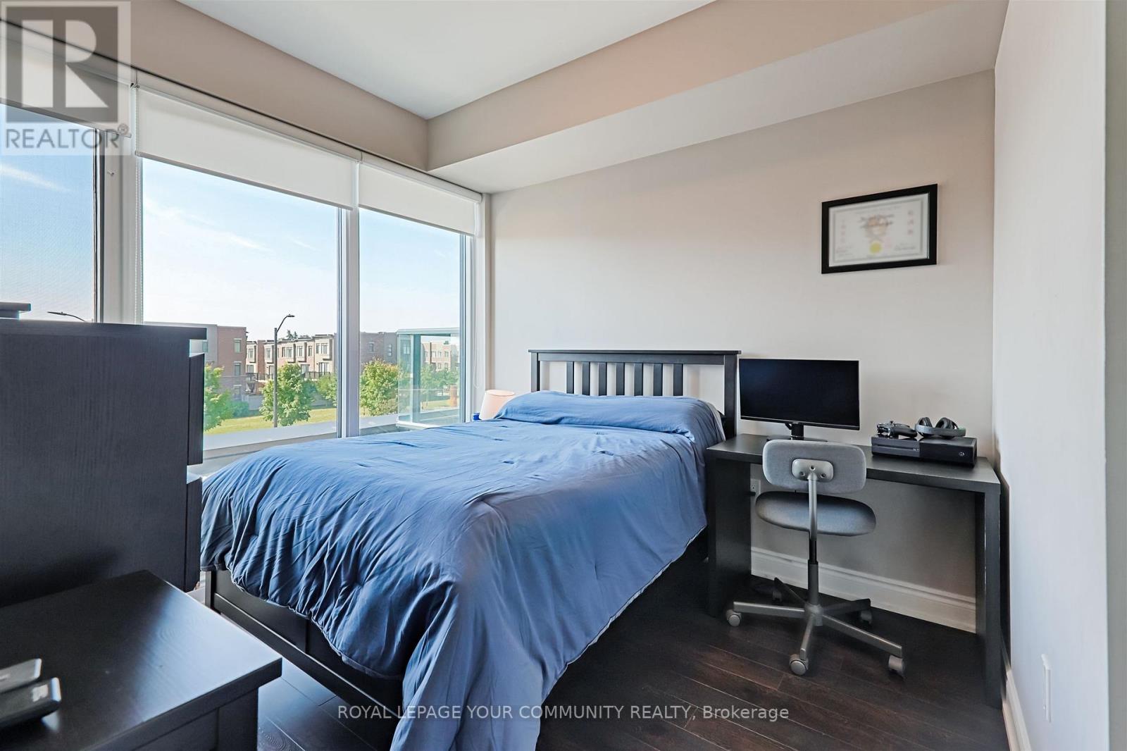 Photo 19 of 208 99 Eagle Rock Way S, Vaughan ON