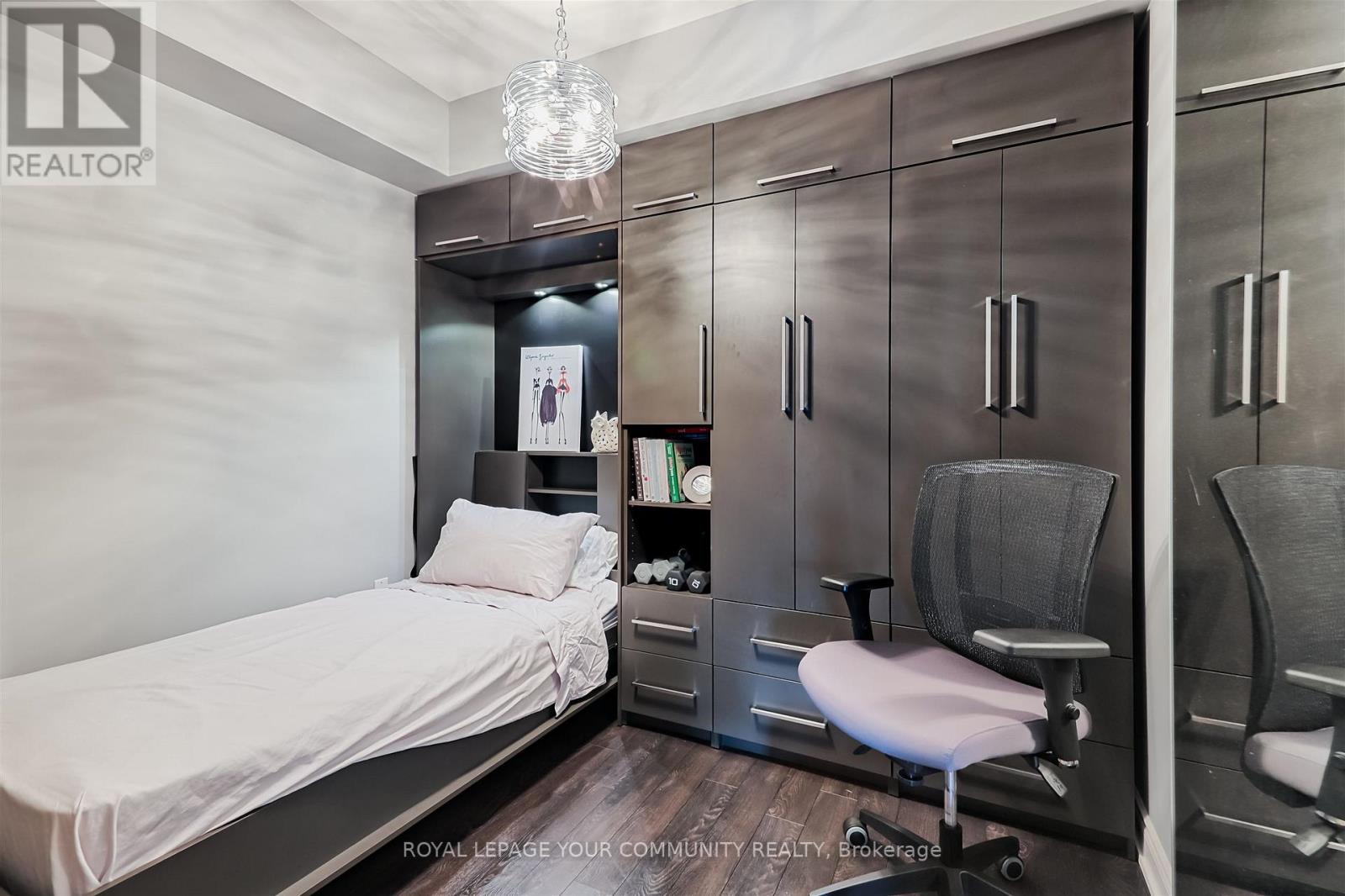 Photo 11 of 208 99 Eagle Rock Way S, Vaughan ON