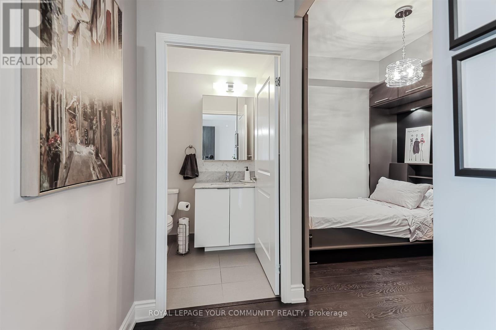 Photo 35 of 208 99 Eagle Rock Way S, Vaughan ON