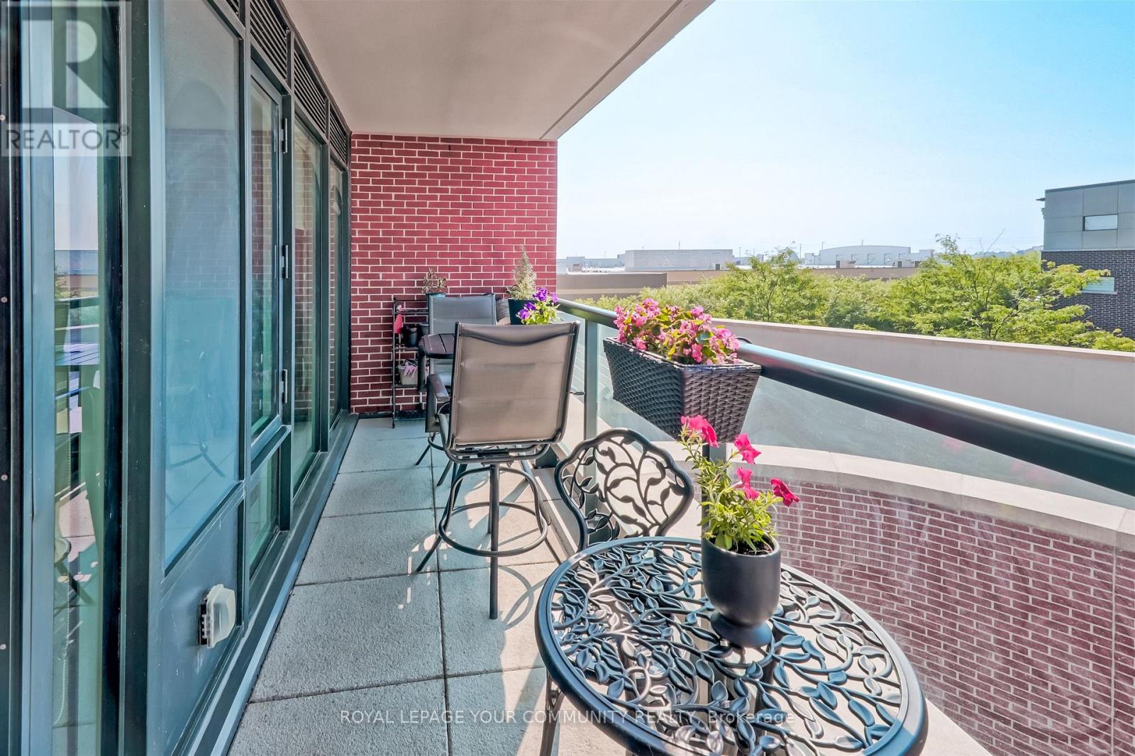 Photo 22 of 208 99 Eagle Rock Way S, Vaughan ON
