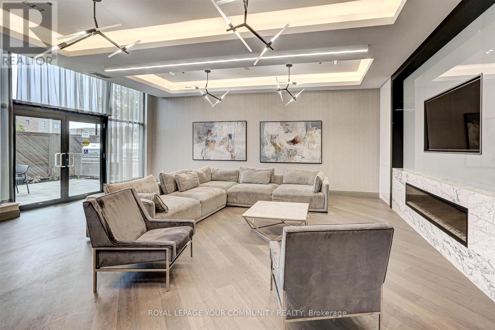 Photo 6 of 208 99 Eagle Rock Way S, Vaughan ON
