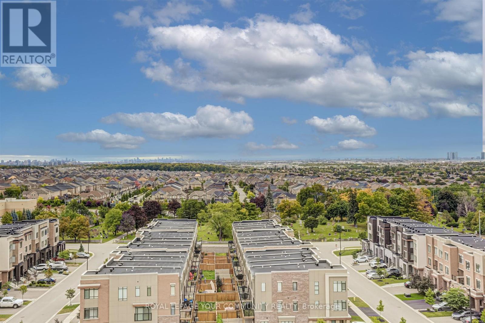 Photo 8 of 208 99 Eagle Rock Way S, Vaughan ON