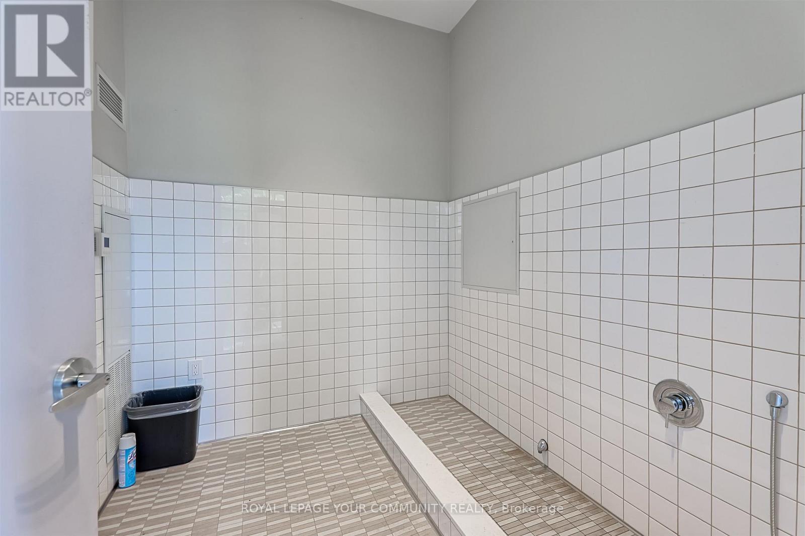 Photo 29 of 208 99 Eagle Rock Way S, Vaughan ON