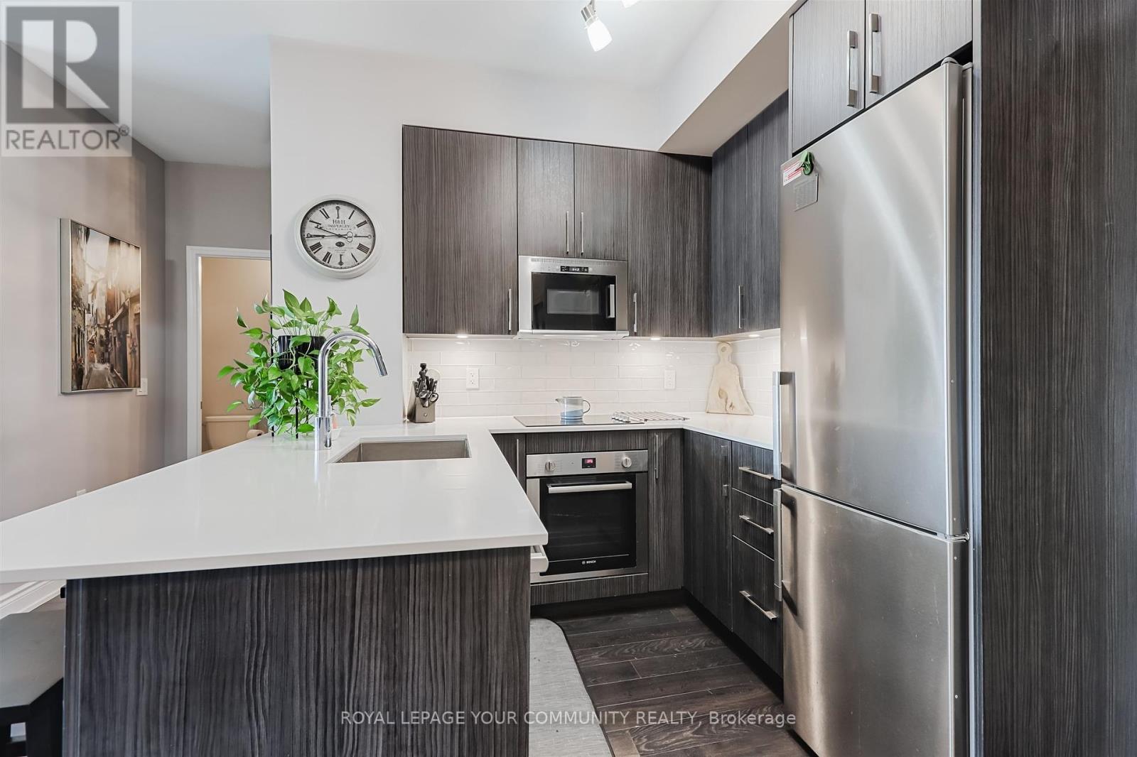 Photo 42 of 208 99 Eagle Rock Way S, Vaughan ON