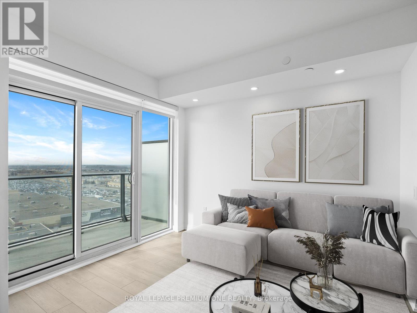 Photo 16 of 1520 9000 Jane Street, Vaughan ON