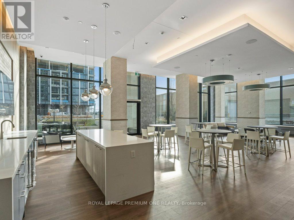 Photo 4 of 1520 9000 Jane Street, Vaughan ON