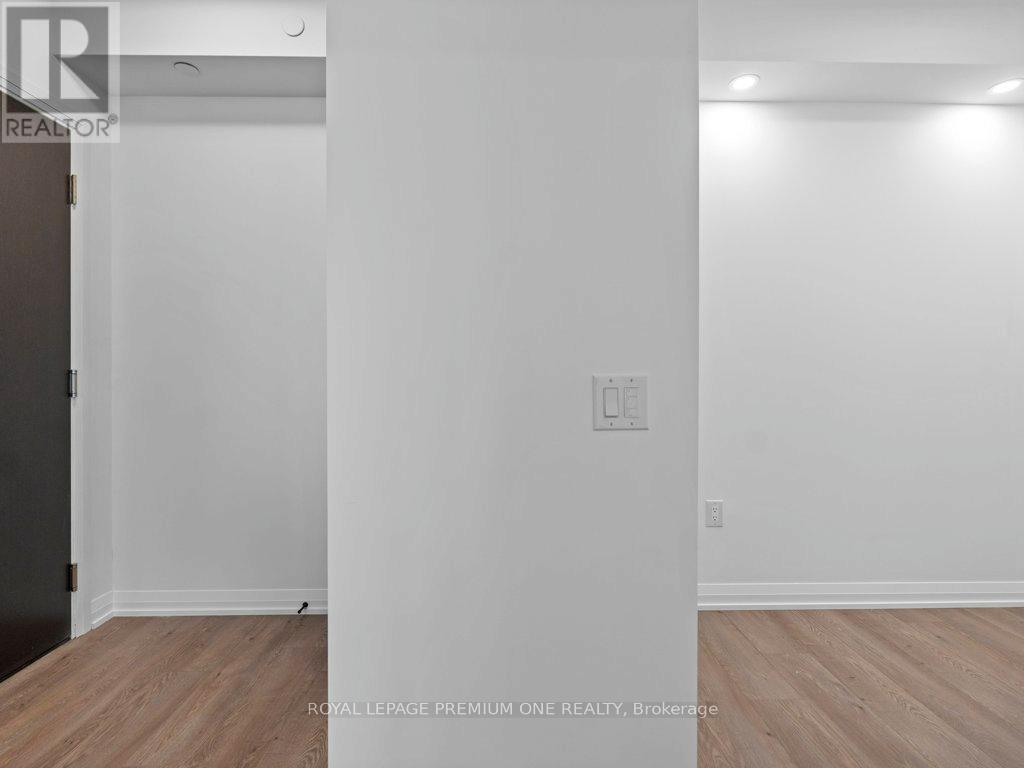 Photo 3 of 1520 9000 Jane Street, Vaughan ON