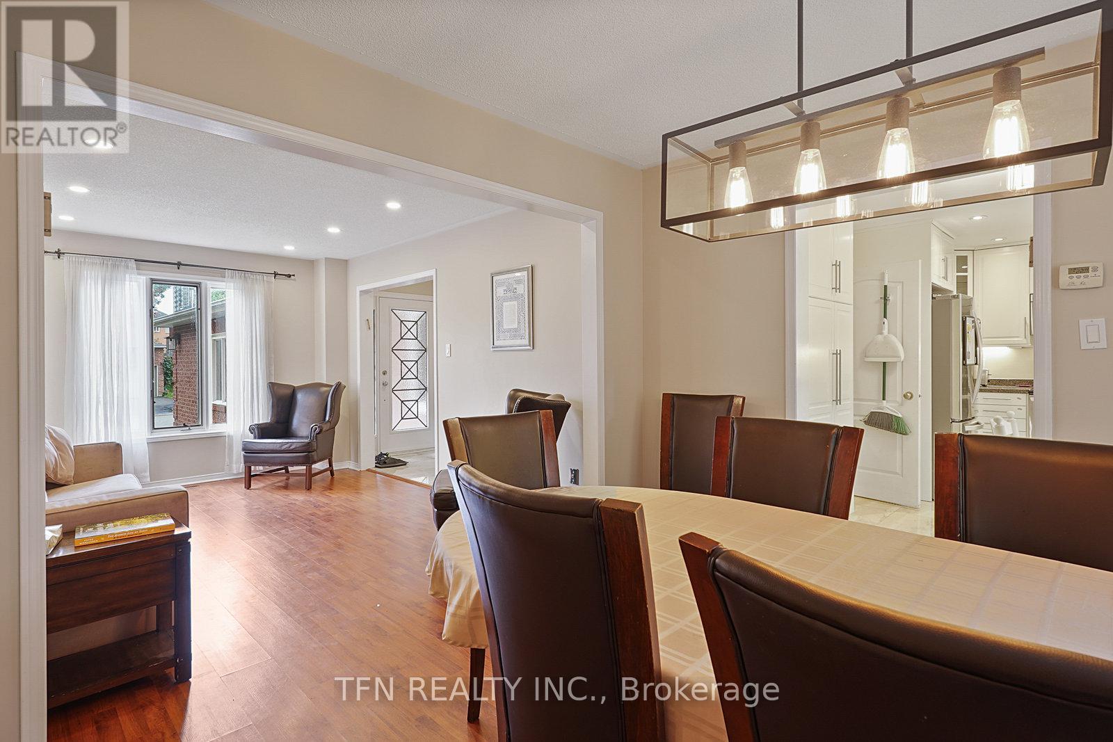 Photo 33 of 86 Thornbrook Court, Vaughan ON