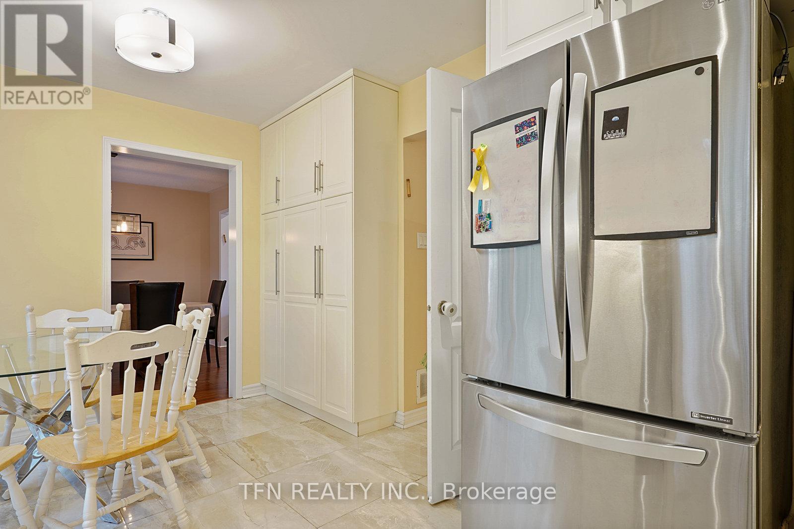 Photo 21 of 86 Thornbrook Court, Vaughan ON