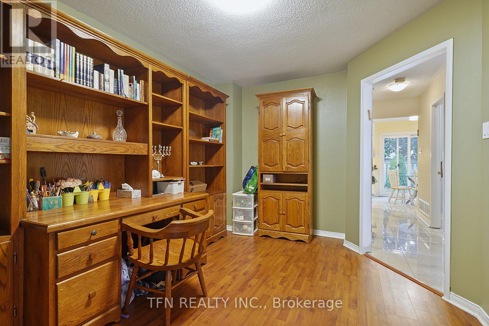 Photo 16 of 86 Thornbrook Court, Vaughan ON