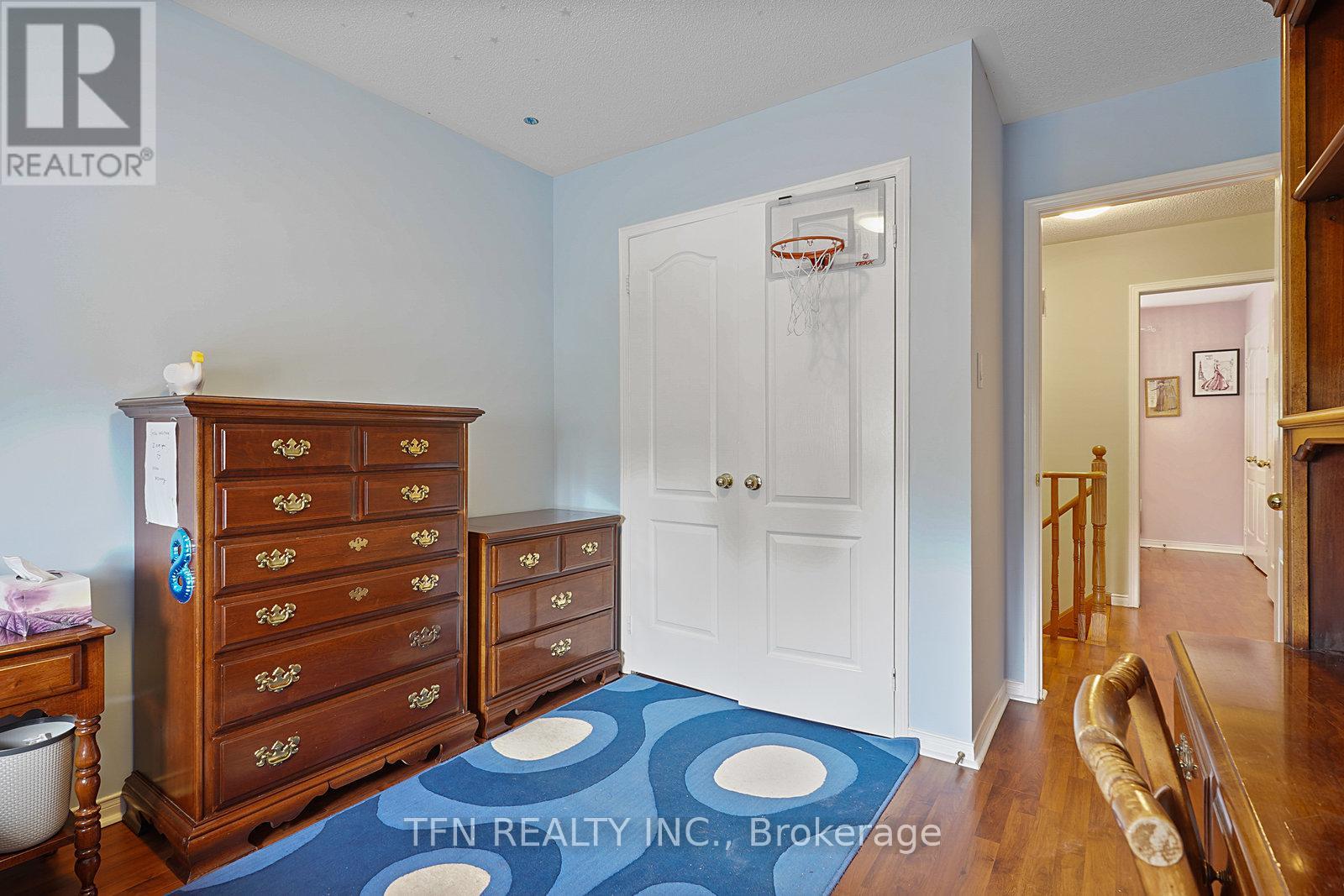 Photo 19 of 86 Thornbrook Court, Vaughan ON