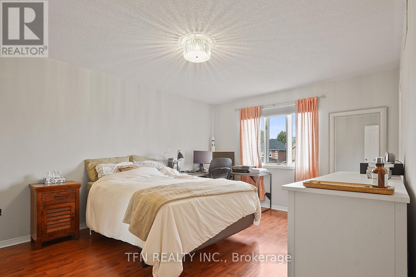 Photo 22 of 86 Thornbrook Court, Vaughan ON