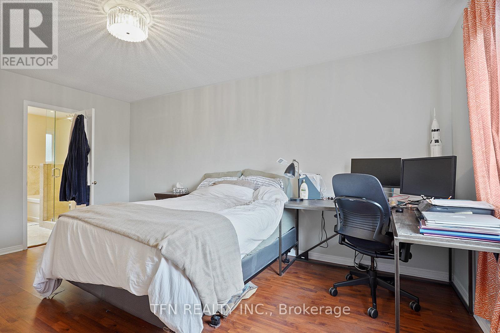 Photo 11 of 86 Thornbrook Court, Vaughan ON