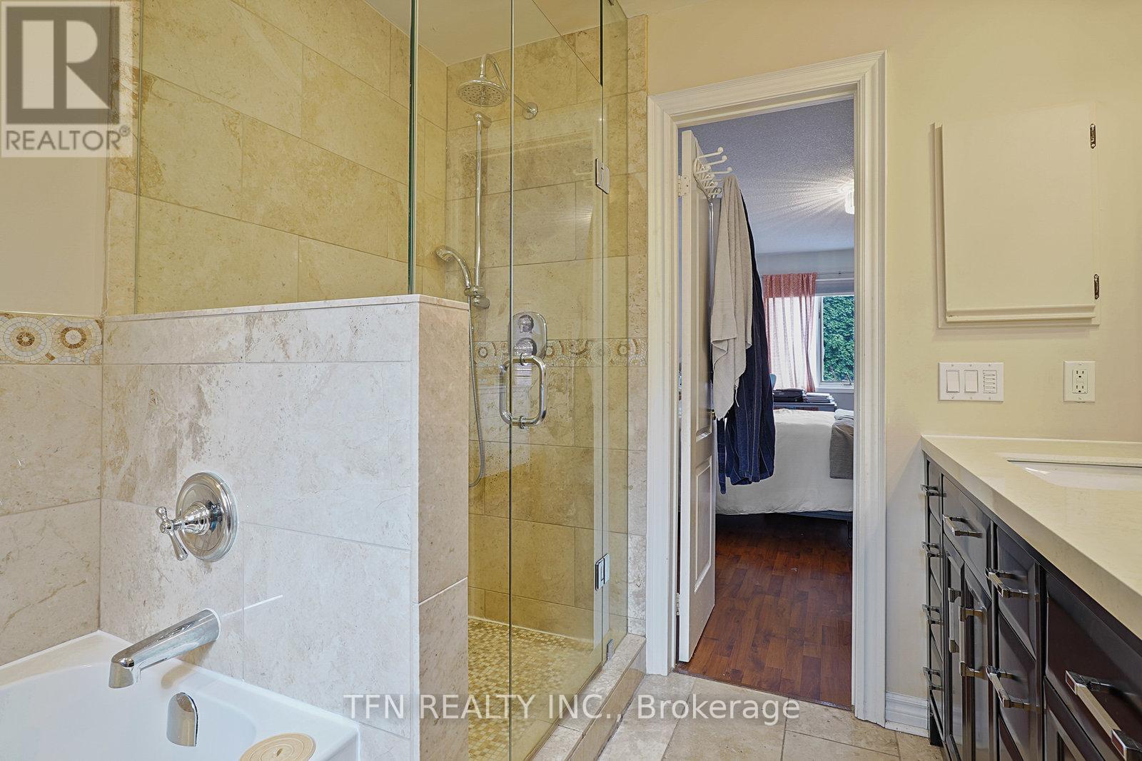 Photo 36 of 86 Thornbrook Court, Vaughan ON